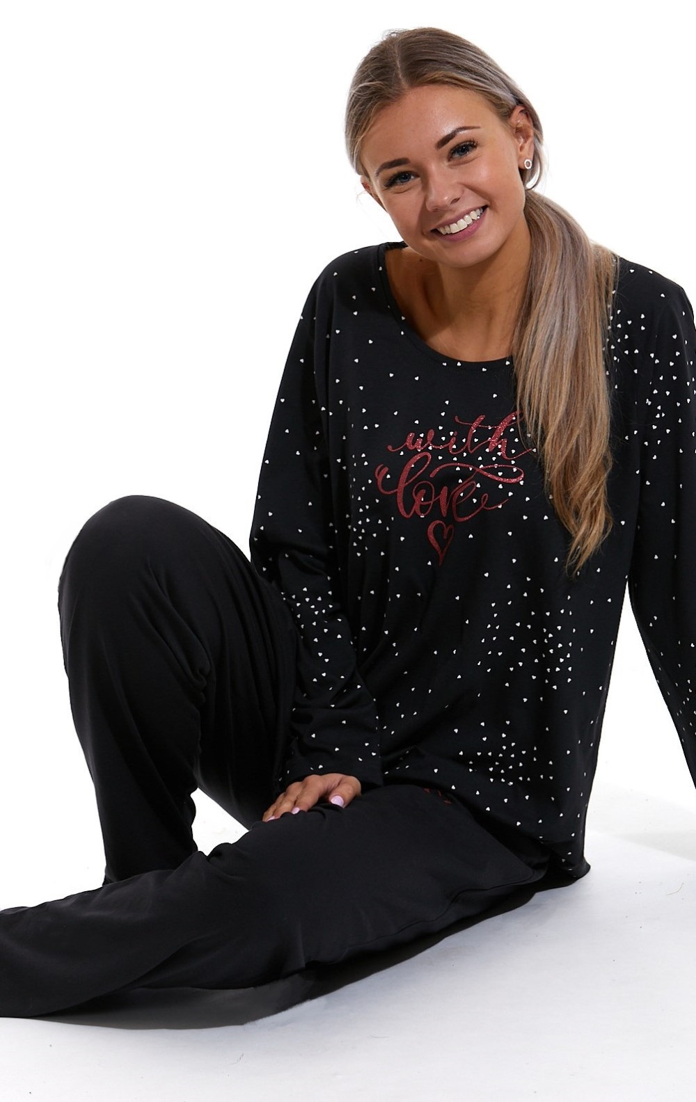 Černé srdíčkové dámské pyžamo s Láskou 1B1605