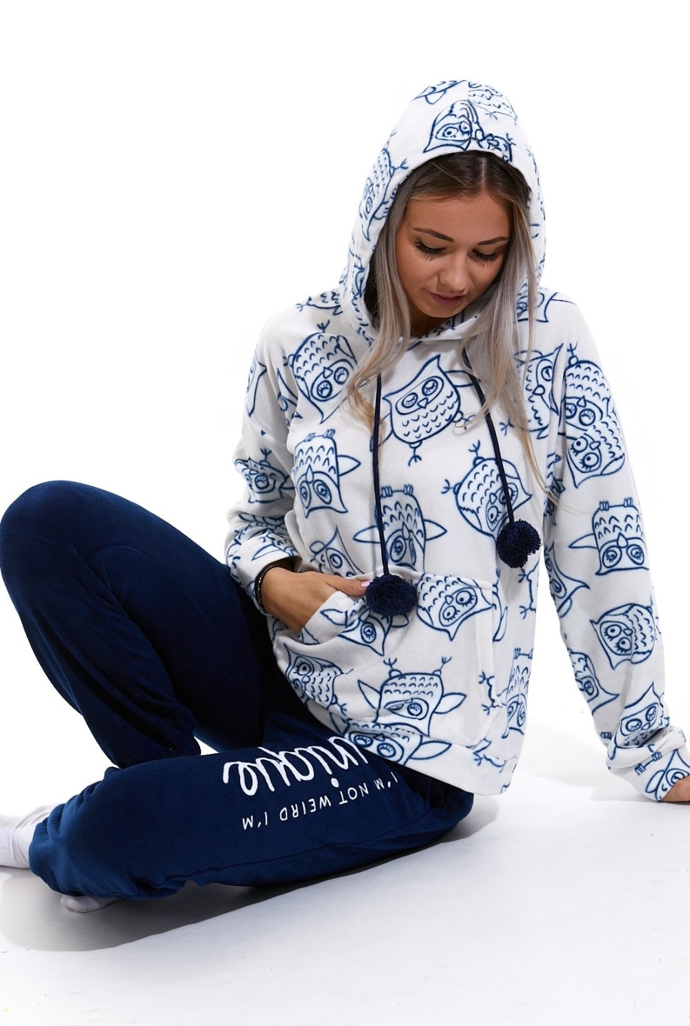 Sovičkové bílo modré teplé dámské pyžamo s kapucí a klokaní kapsou 1Z1330