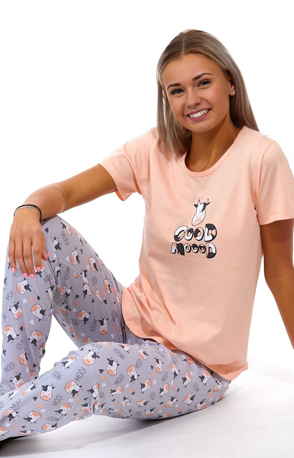 Meruňkové i šedé dámské pyžamo Good Mood s Kravičkama 1B1690