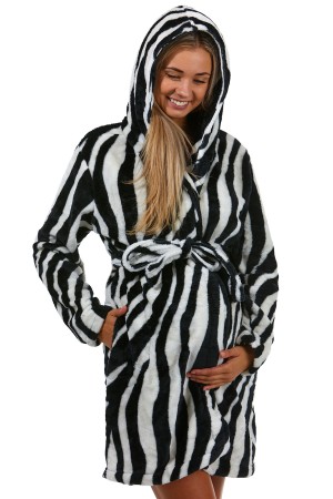 Černobílý těhotenský i kojící huňatý župan s kapucí zebra vzor