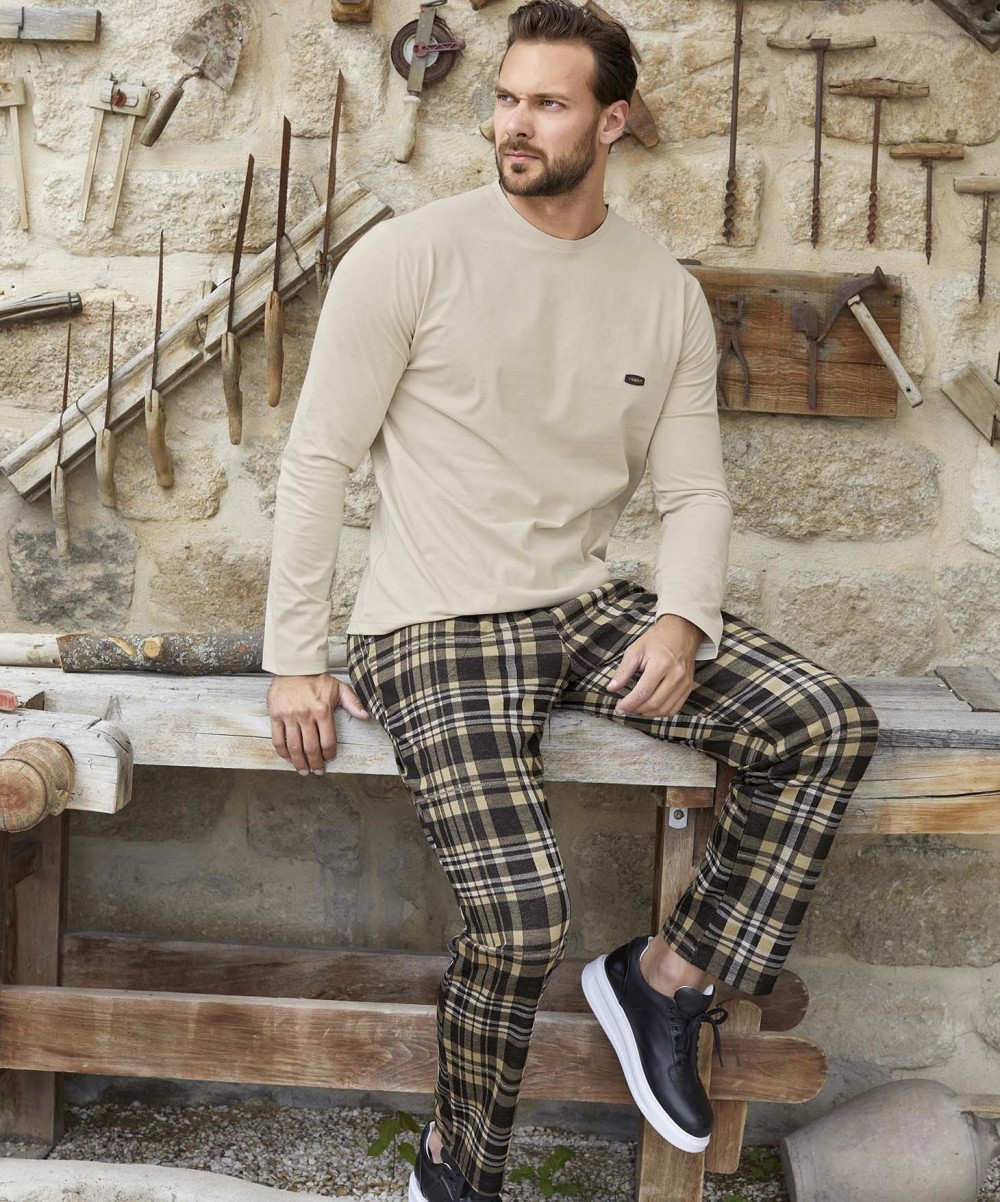 Béžové a hnědě kárované teplejší pyžamo pro muže HÉLIOS 1P1608