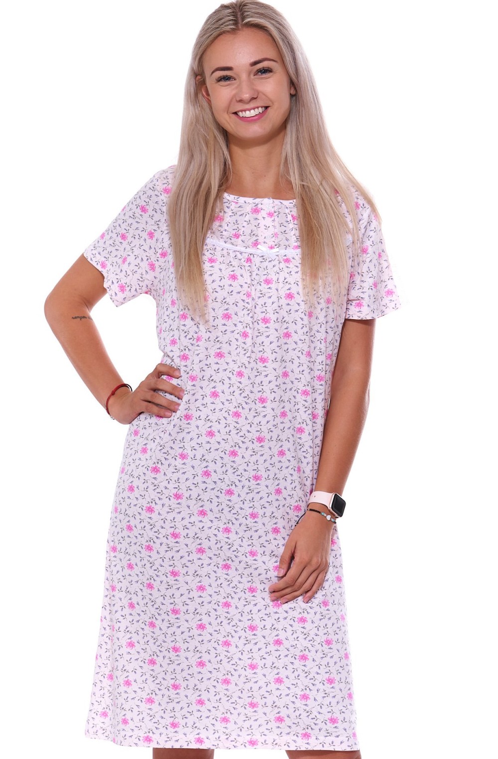 Růžová dlouhá květovaná noční košilka pro ženy či dívky na knoflíky u krku