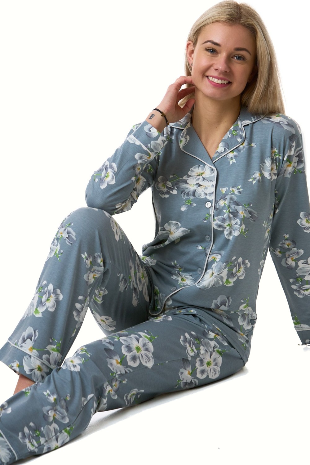 Pyžamo dámské měkké hřejivé šedé květiny