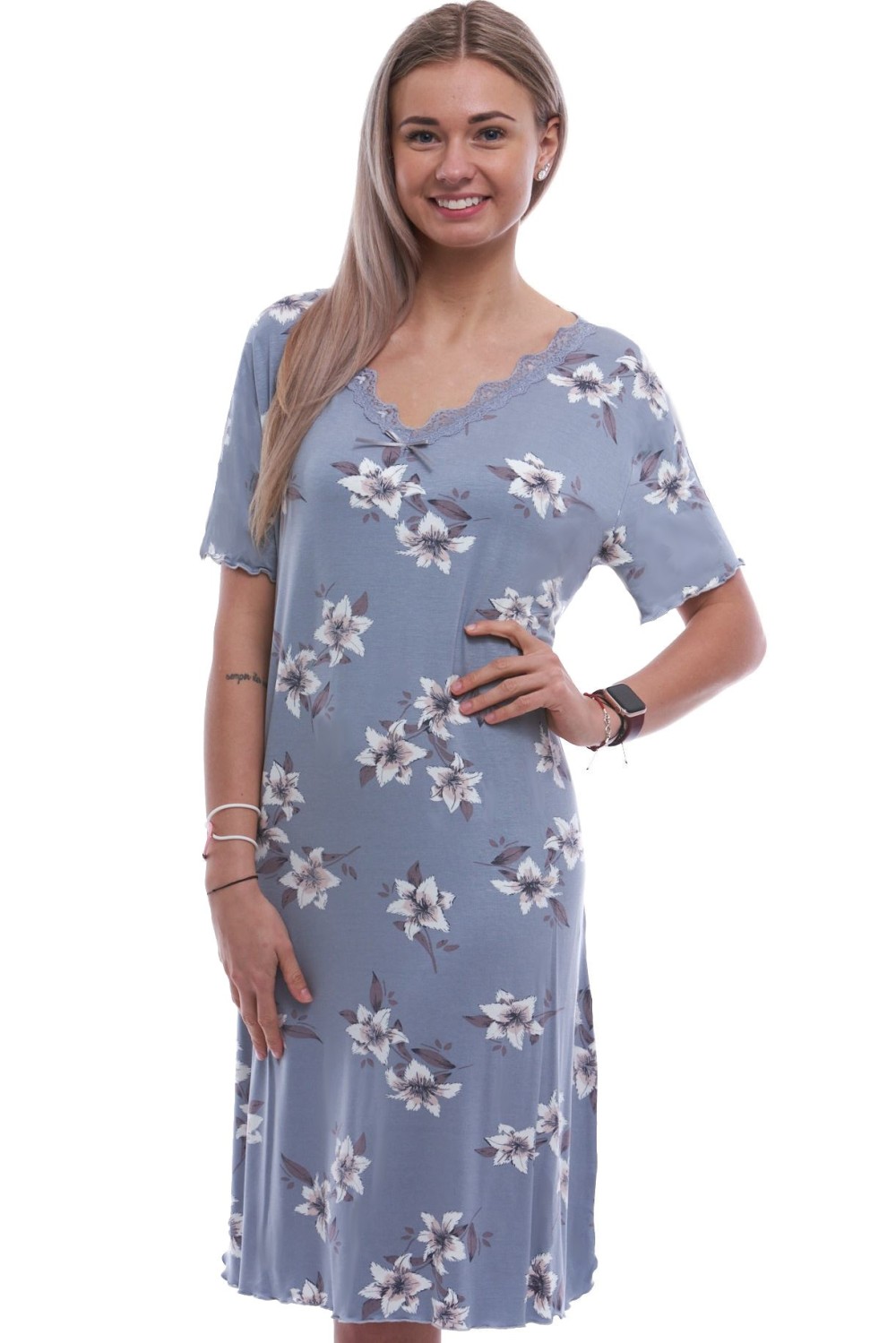 Modrošedá luxusní hedvábně jemná noční košilka s krajkou a šedé květy lilie 2XL-5XL