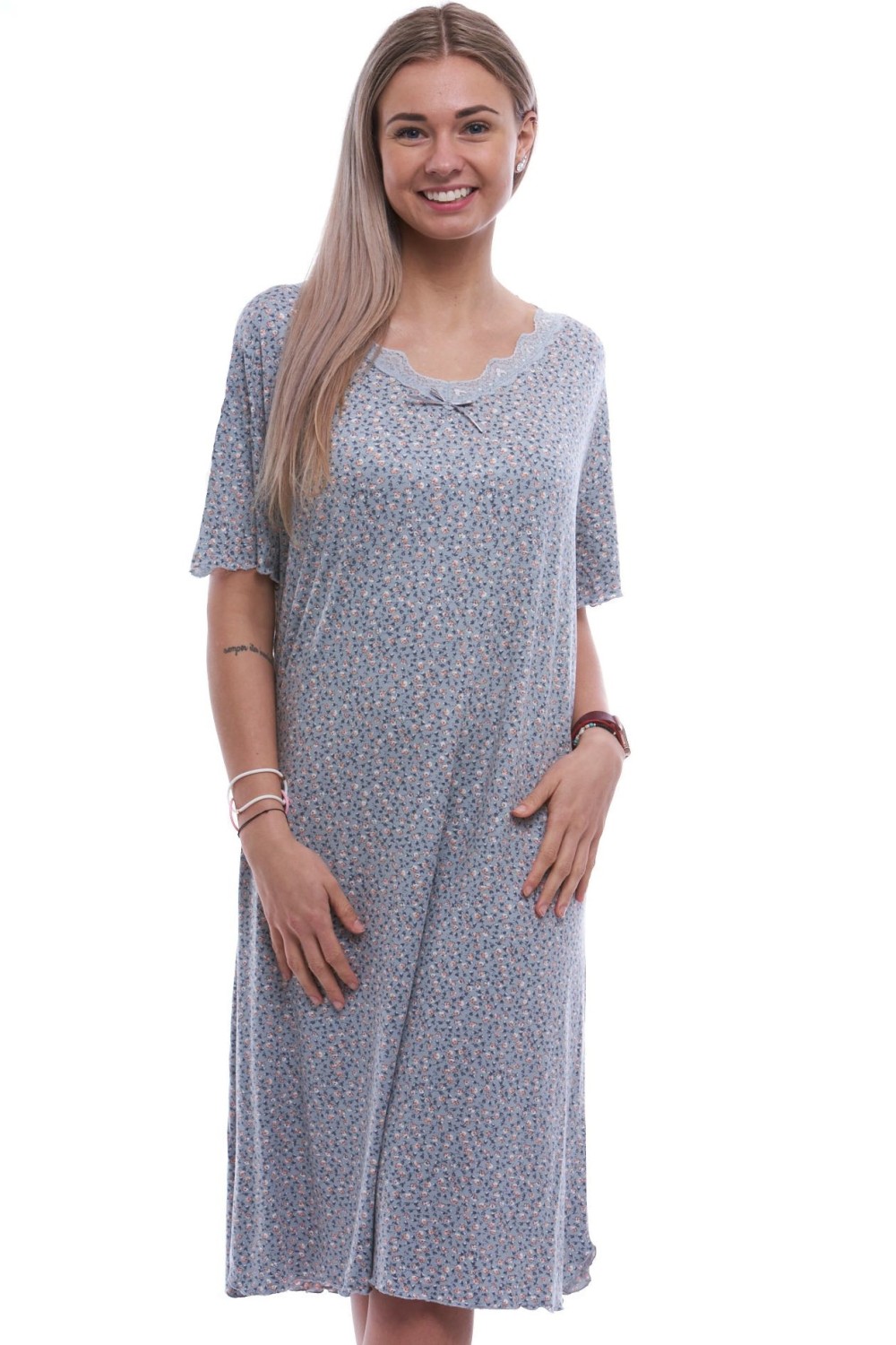 Luxusní hedvábně jemná noční košilka šedá s jemným květinovým hnědým vzorem 2XL-5XL