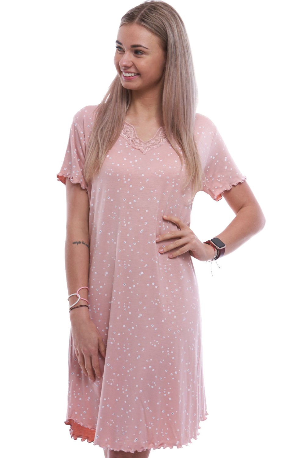 Růžová luxusní hedvábně jemná noční košilka s krátkými rukávy vzor bíle drobné kvítí 1XL-4XL