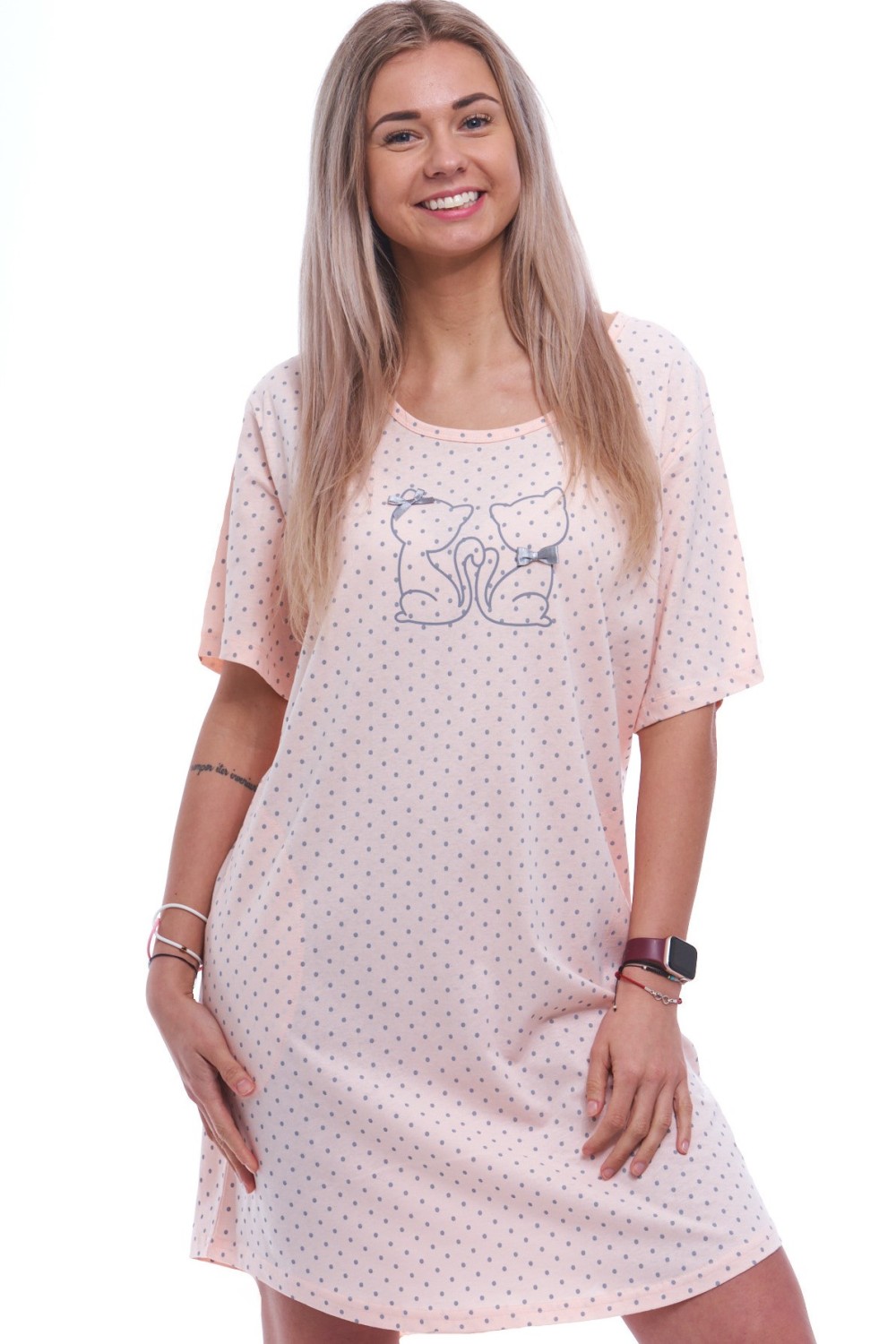 Růžová puntíkatá noční košilka s krátkými rukávy pro ženy či dívky s kočičkami 1XL-4XL