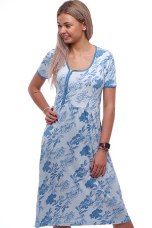 Modrá hedvábně jemná košilka pro elegantní ženu, květinový vzor