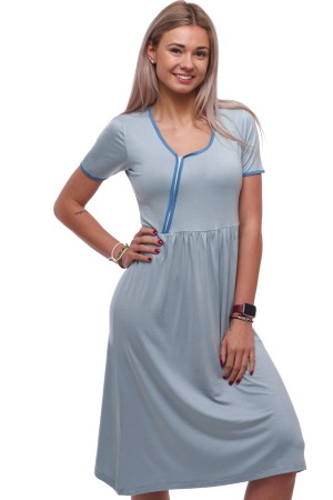 Hedvábně jemná košilka pro elegantní ženu šedomodrá