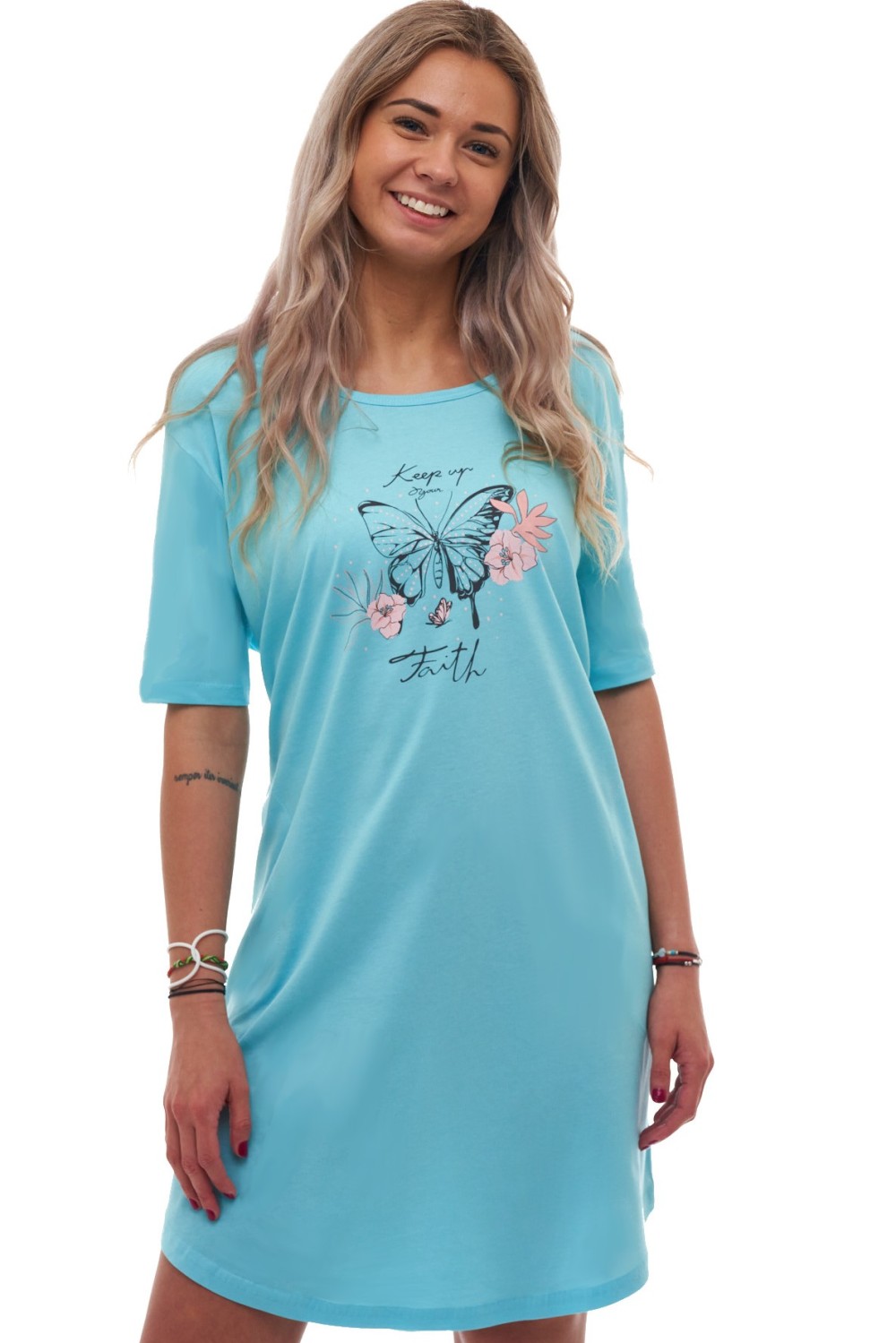 Světle modrá košilka s motýlem a citátem „Keep up Your Faith“ – bavlna, kapsy, 1XL–4XL