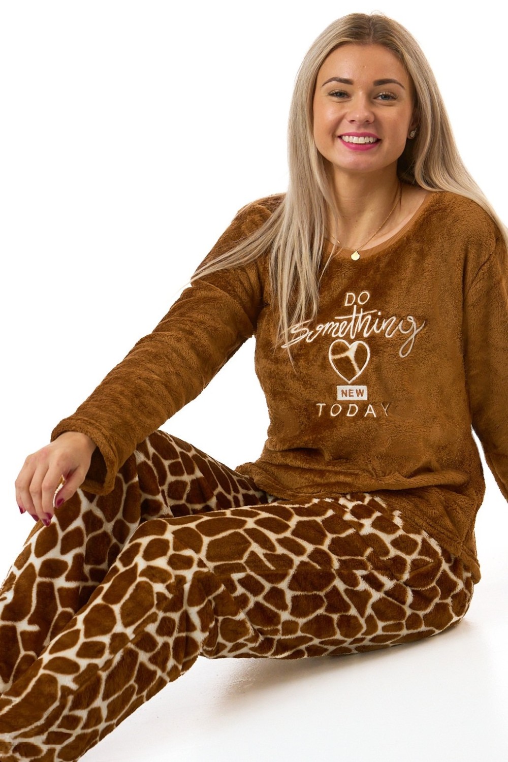 Dámské termo pyžamo hnědé se žirafím vzorem extra teplý soft 