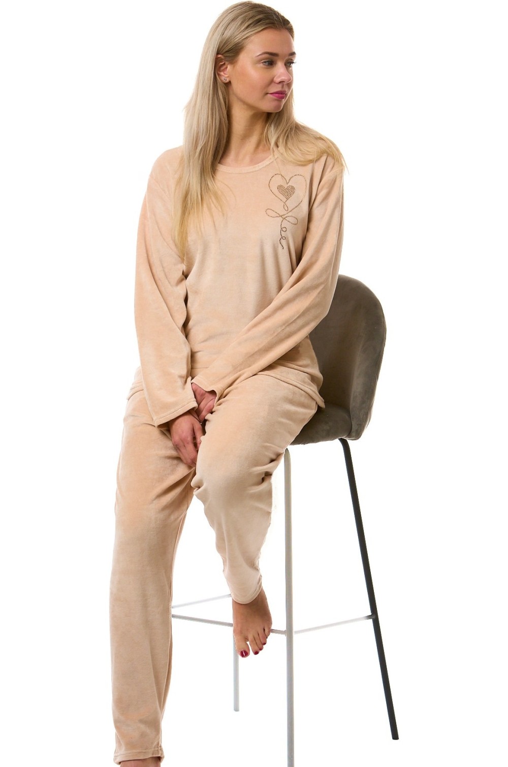 Dámské pyžamo z hřejivého veluru béžové pro plnoštíhlé