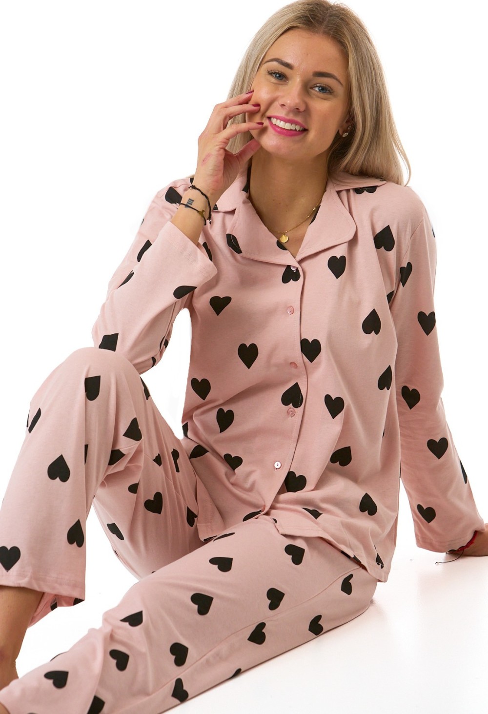 Elegantní růžové dámské pyžamo s černými srdíčky