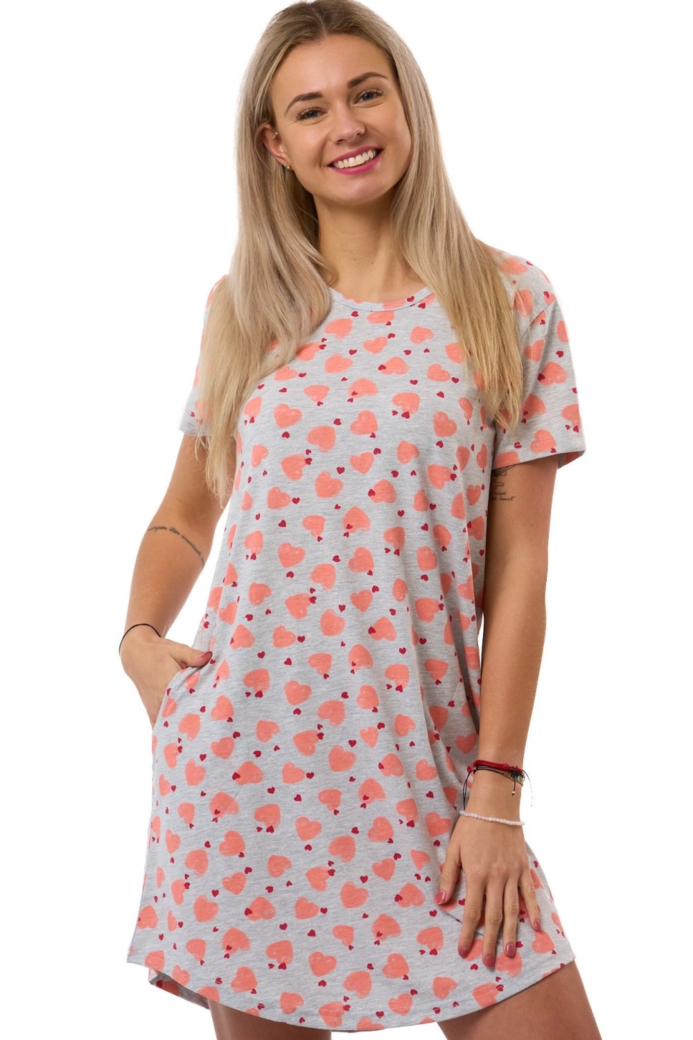 Dámská bavlněná noční košilka s růžovými a červenými srdíčky