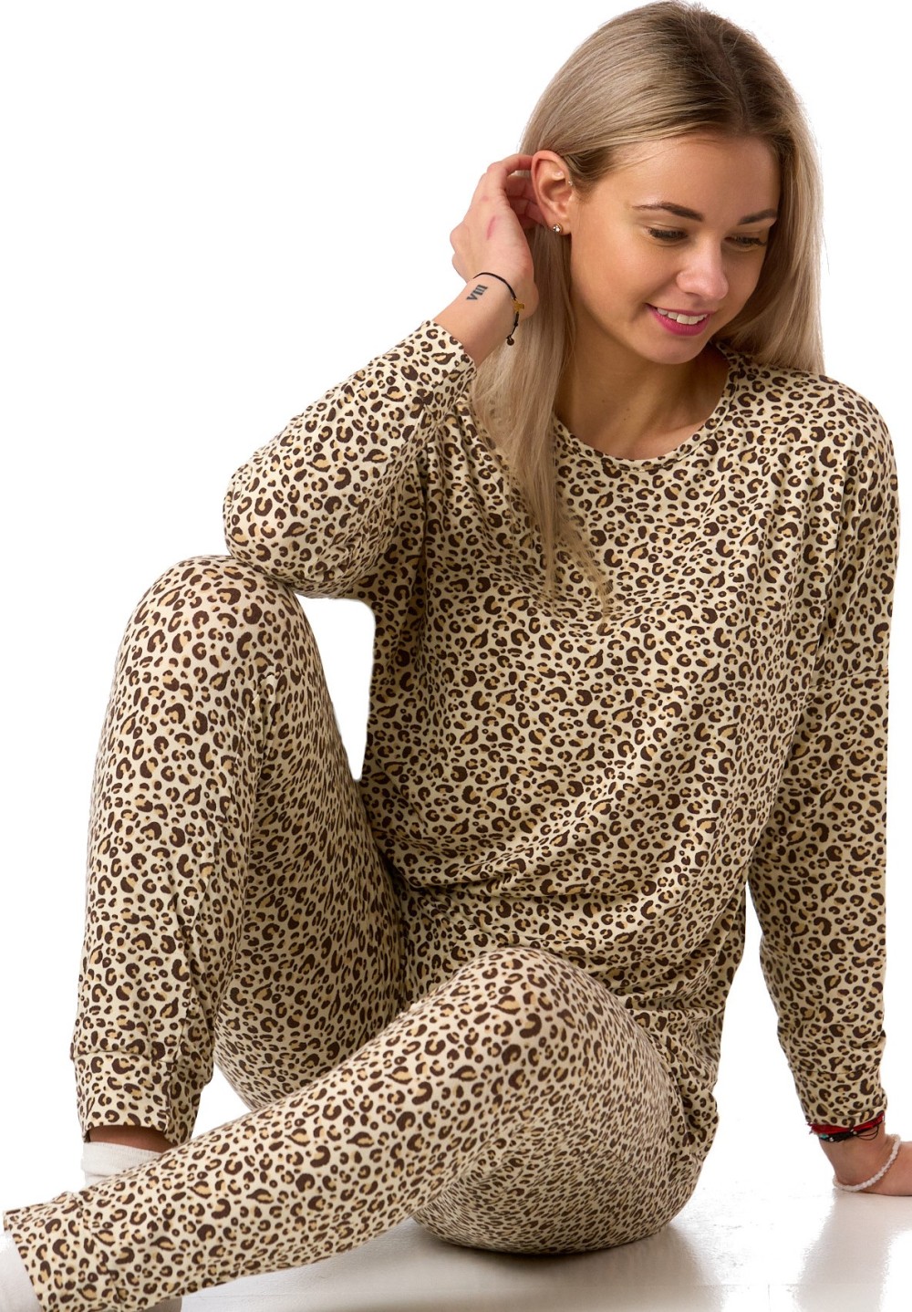 Pyžamo dámské z hřejivého a pružného materiálu se zvířecím vzorem