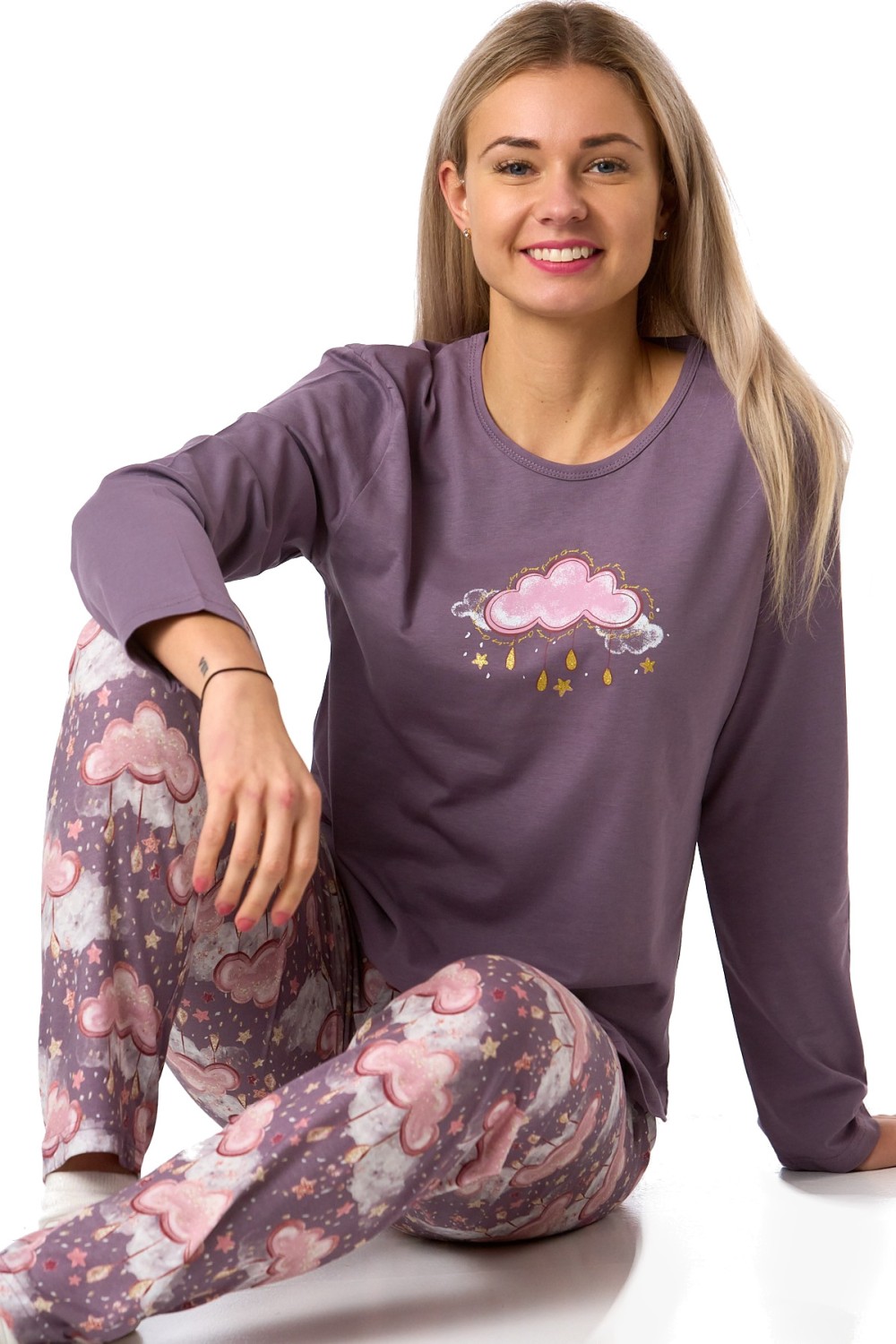 Fialové bavlněné pyžamo se snovým motivem obláčků a hvězdiček