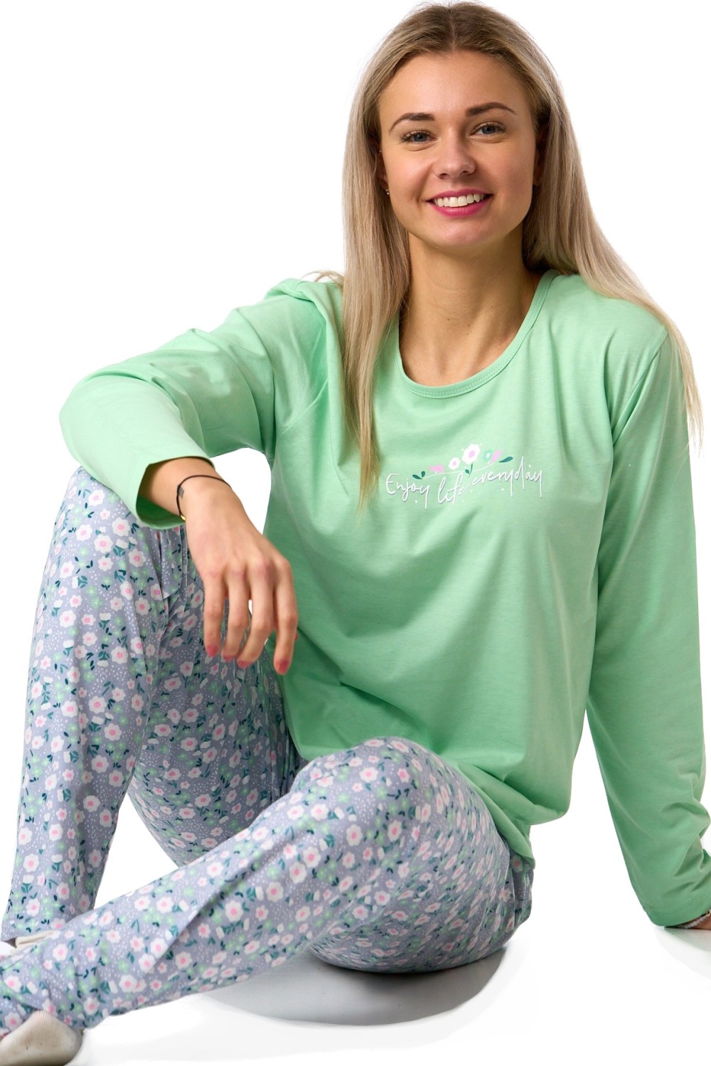 Zelené bavlněné pyžamo s květinovým vzorem