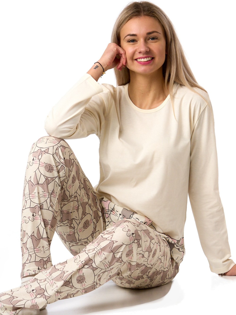 Béžové dámské pyžamo s grafity koček - bavlna