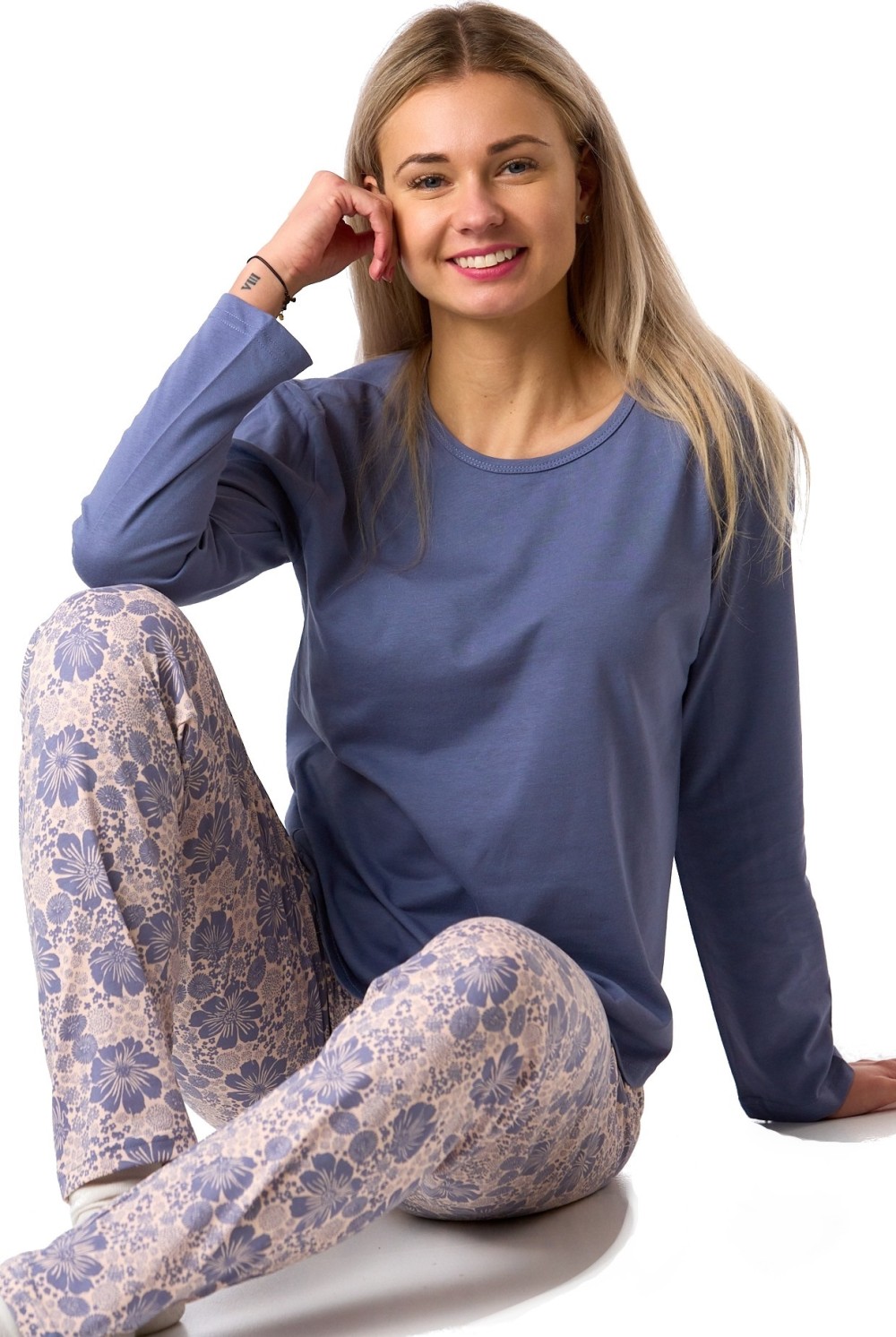 Pyžamo pro plnoštíhlé ženy 1XL-4XL modrofialové s květy