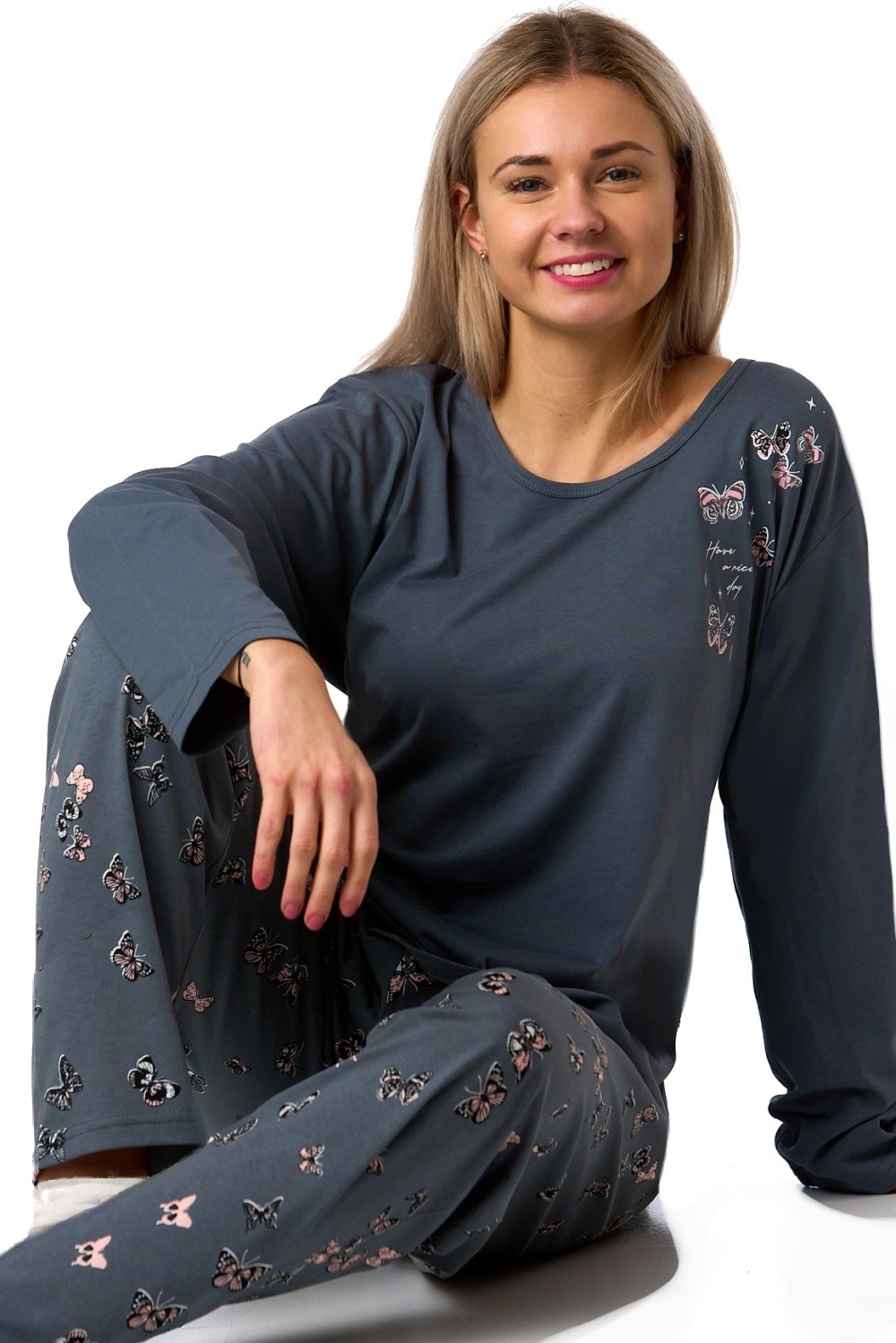 Pyžamo pro plnoštíhlé ženy 1XL–4XL šedé s motýlky
