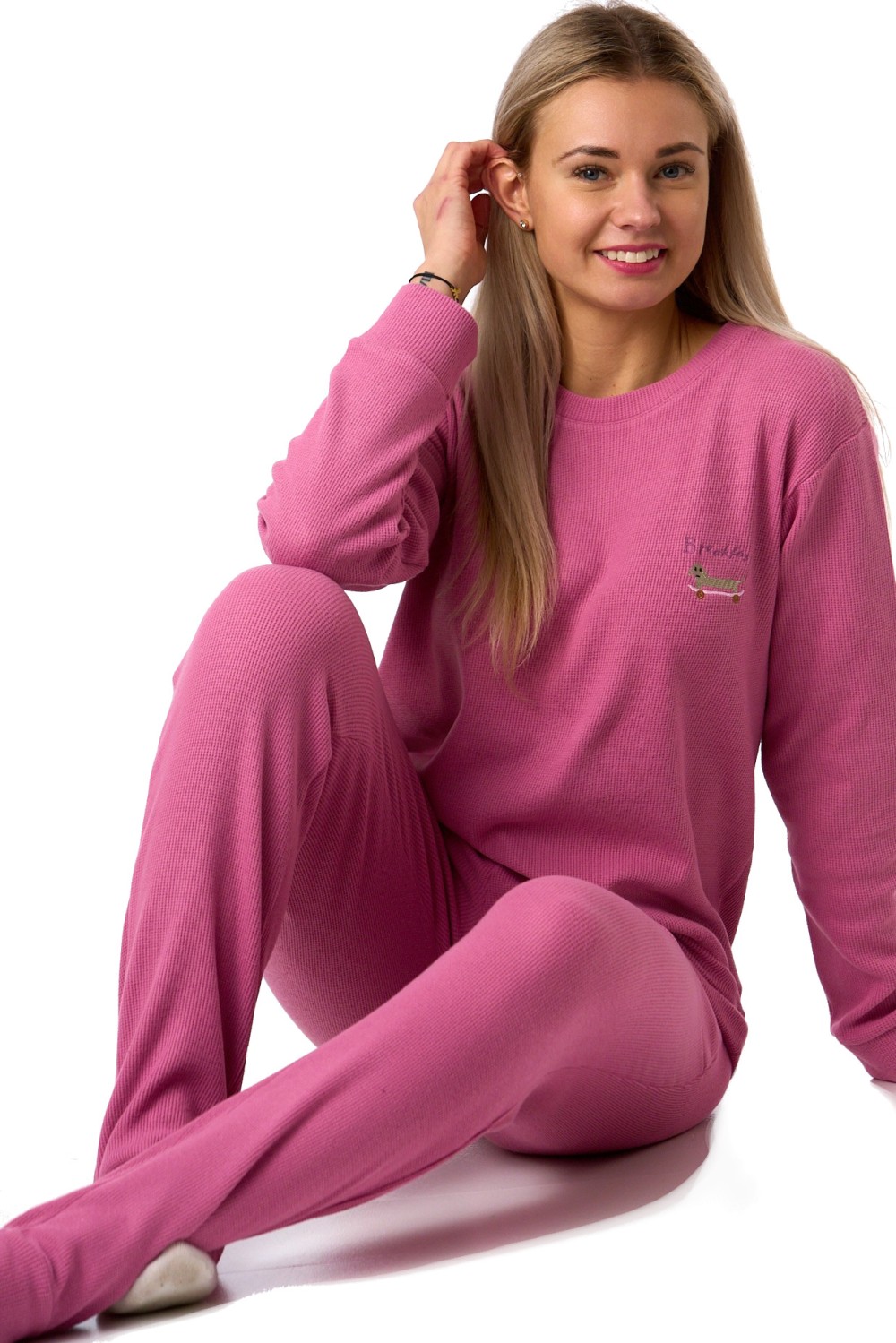 Dámské pyžamo magenta pes na skateboardu hřejivé a stylové