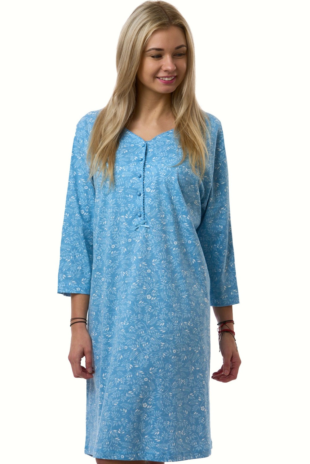 Dámská bavlněná noční košilka modrá s propínáním a romantickým listovým vzorem